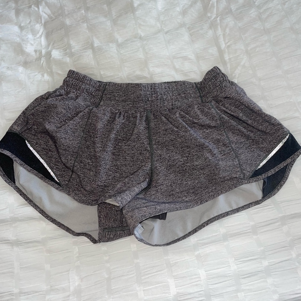Grey Lululemon hotty hot shorts 2.5 inch